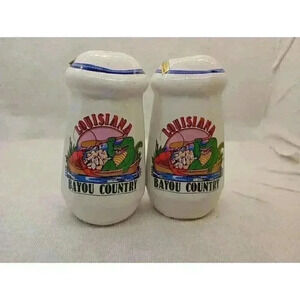 Vtg Louisiana Bayou Salt and pepper shakers Souvenir Collectable Kitchen Decor